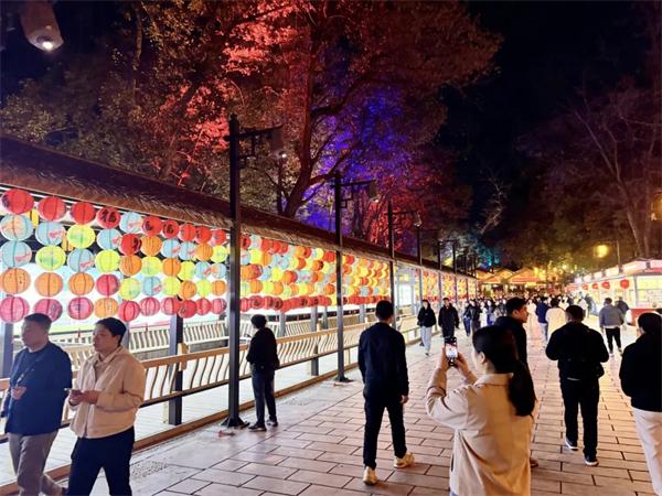 人人人人……这个春节，三明泰宁九龙潭火了！