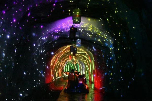 人人人人……这个春节，三明泰宁九龙潭火了！