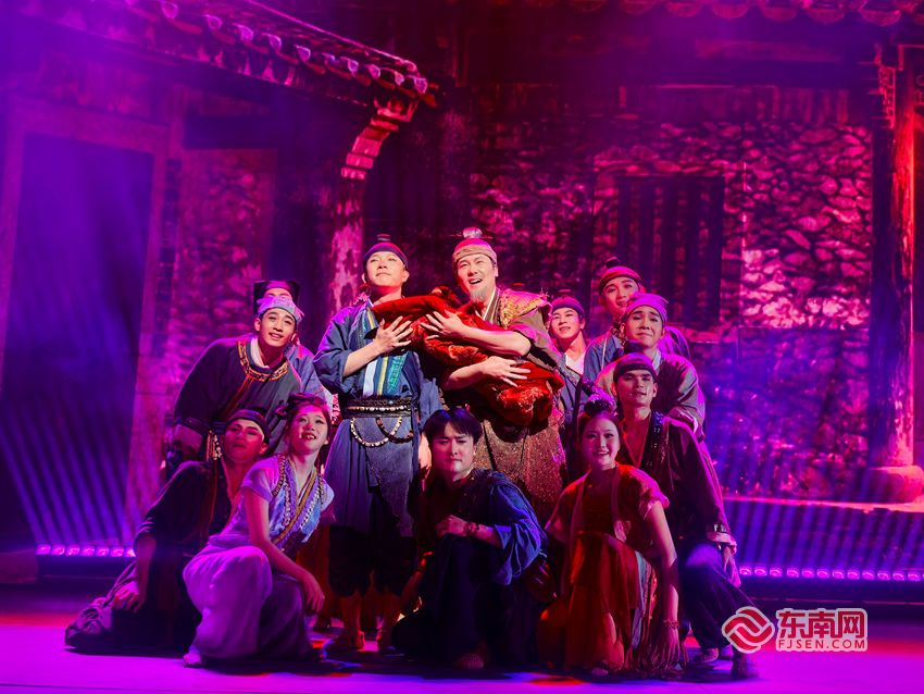 新春走基层 | 泉州首个戏剧盲盒演艺综合体“偶遇世界”开园