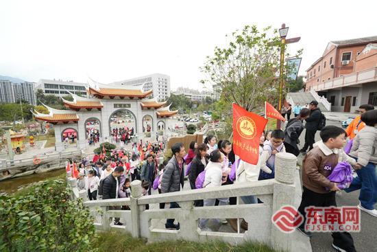 千人徒步魁星岩 “马上夺魁”开启永春文旅新春盛宴