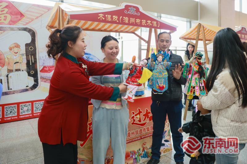 新春走基层 | 漳州：非遗进高铁 候车厅变身“文化客厅”