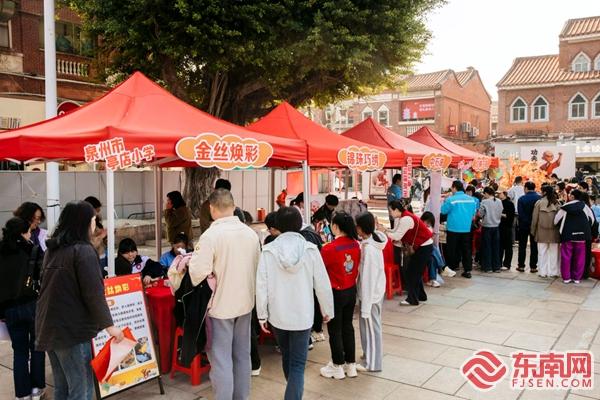 泉州古城：主客共享世遗烟火 暖春年味引客来