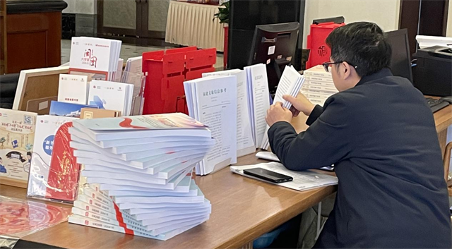 “八闽书房”首次亮相福建省两会优质文化资源助力代表委员履职