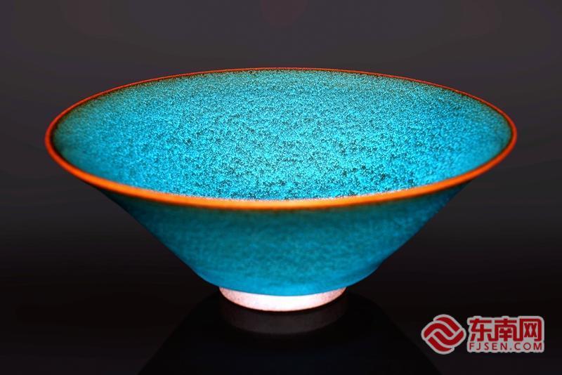 八年磨一“釉” 廖珍琴把西湖烟雨“烧”进建盏里