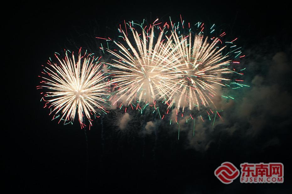 2026惠安新春烟花秀璀璨上演