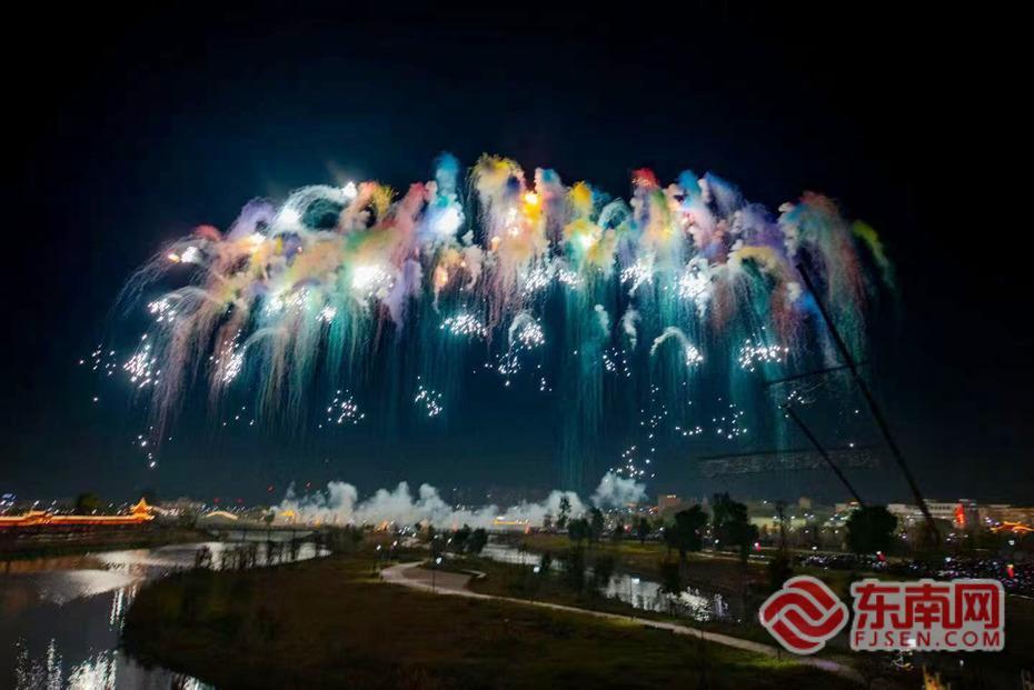 2026惠安新春烟花秀璀璨上演