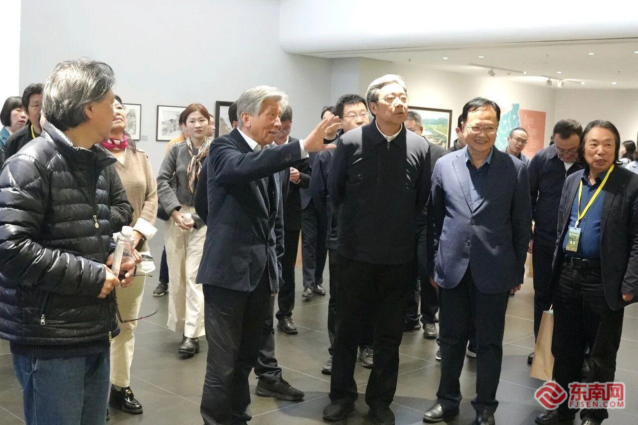 “武夷汇丹青”暨“武夷天山行”采风作品展开幕