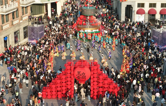 清新福建·共享非遗贺新春|机甲鼓声震骑楼，厦门“两岸数智非遗年”点亮福建文旅新场景