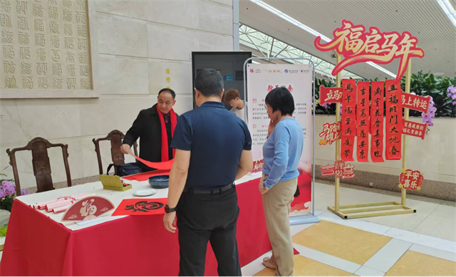 书香伴航程 福韵满空港——“八闽书房”公共阅读新空间落地福州长乐国际机场