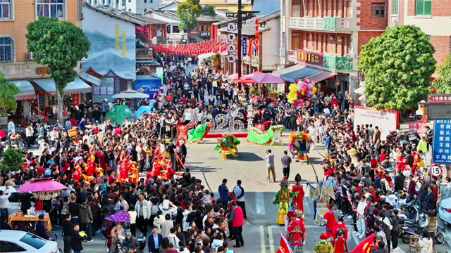 清新福建·共享非遗贺新春|骐骥驰刺桐，非遗绽芳华！泉州非遗街秀燃动八闽