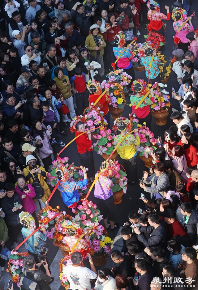 清新福建·共享非遗贺新春|骐骥驰刺桐，非遗绽芳华！泉州非遗街秀燃动八闽