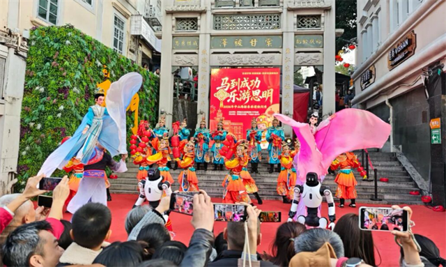 清新福建·共享非遗贺新春|机甲鼓声震骑楼，厦门“两岸数智非遗年”点亮福建文旅新场景
