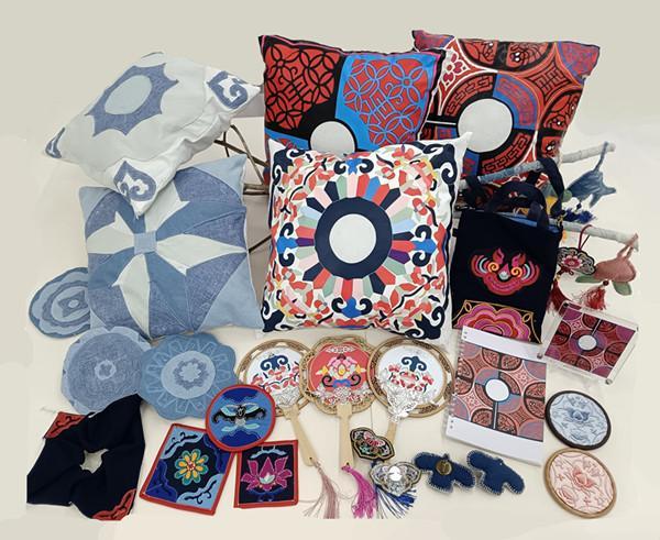 三明：非遗 “青春合伙人” 焕新客家服饰