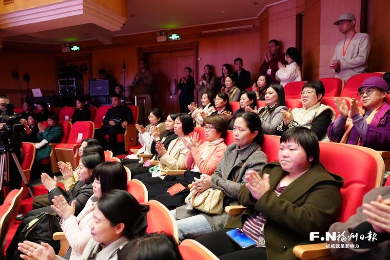 《三簪红》：血墨火骨，照见百年芳华