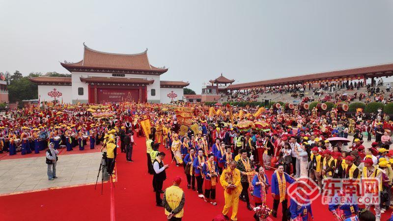 天下妈祖回娘家 海内外妈祖敬仰者齐聚湄洲共襄盛会