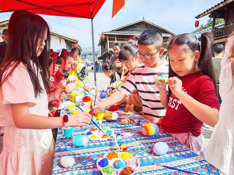 花田畲语三月三 三明建宁村播带货火出圈！