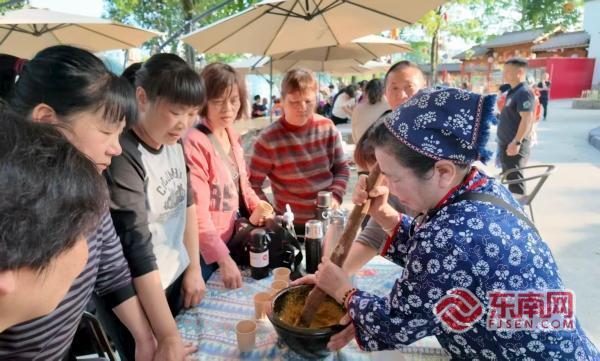 三明泰宁：茶韵映金溪 山歌唱丹霞