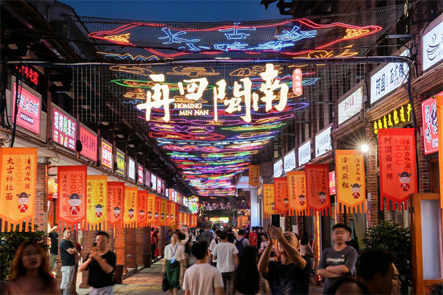 世遗土楼遇见丝路艺韵 丹青妙笔助力文旅盛会——“艺汇丝路”阿拉伯艺术家访漳采风