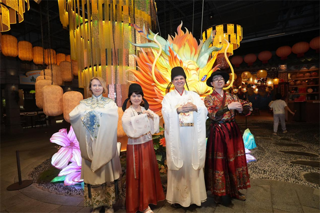 琴岛听涛觅福韵 鹭江夜话启新程 ——2026年重要客源国旅行商、旅游达人福建踩线活动走进厦门