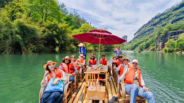 山水入画茶入心 闽式生活润心田——“艺汇丝路”阿拉伯艺术家在南平采风