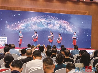 阿克苏来厦发放“大礼包”