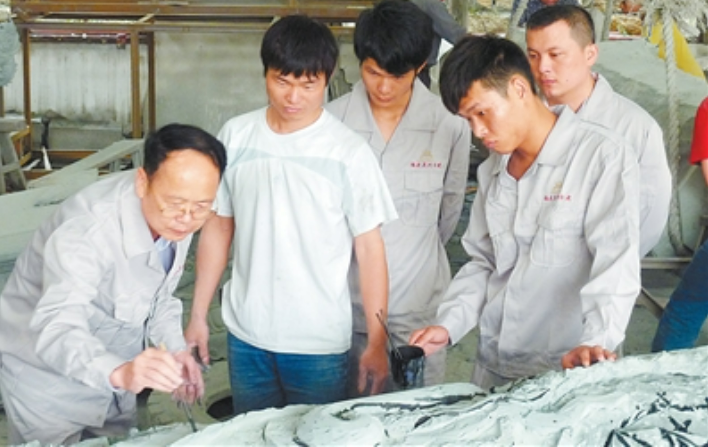 闽南传统民居营造技艺代表性传承人蒋钦全—— “还原好古建的每一个细节”（工匠绝活·全国文物大工匠）