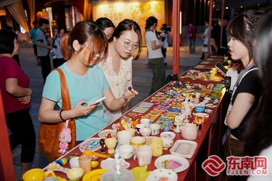 五店市红砖古厝间 一场“承新”大秀点燃泉州国潮之夜