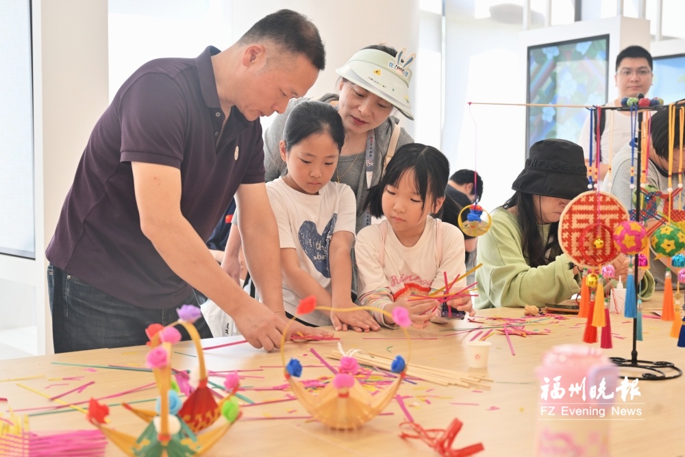 假期“反向旅游”热榕城