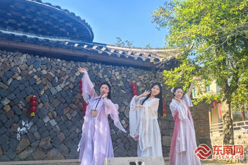 宁德屏南甘棠三村联动破圈 文旅融合点亮五一假日