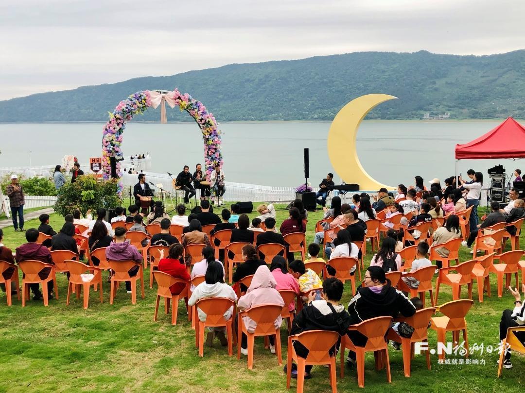 数千游客体验福清民谣音乐会