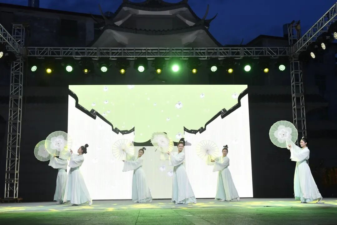 周末戏相逢丨国粹邂逅客家非遗！“周末戏相逢·春燕行动”——福建乡村音乐会唱响上杭中都古镇