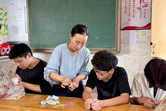 中考解压有新招，非遗民俗进校园