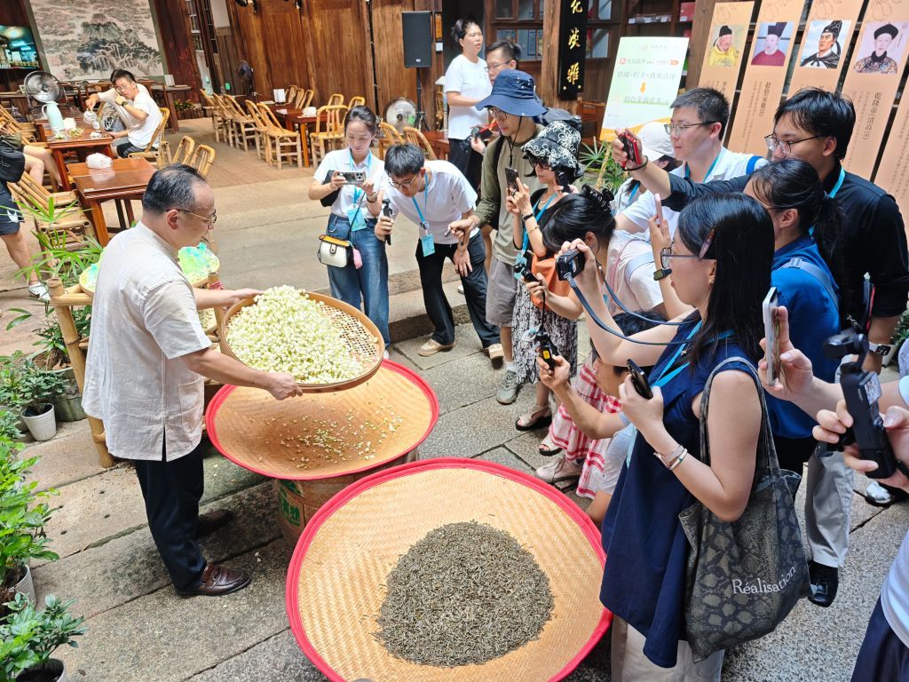 活力中国调研行丨沉浸式演出串起全域旅游体验链
