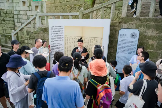 八闽书房丨“八闽书房”首进乌山晒书古籍“活”化走出“还山”新路径