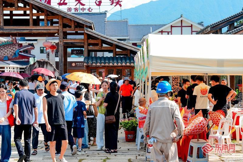 文脉润五夫 荷香引客来——五夫“荷花季”解锁古镇发展新活力