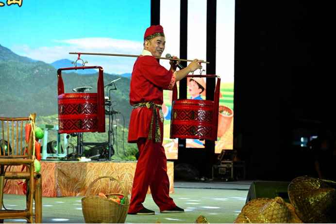 周末戏相逢丨村歌越山海 晚风聚乡音 周末戏相逢——“艺”齐乐村歌大擂台厦门专场晋级赛唱响有福之州