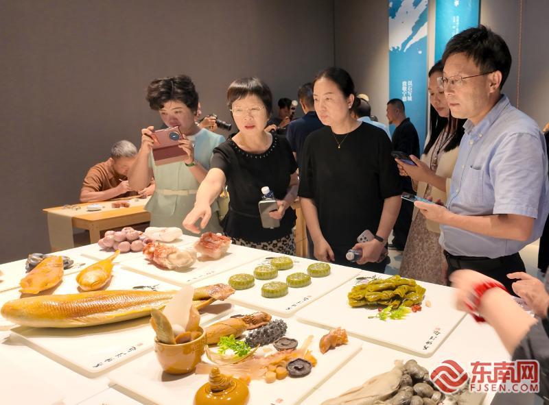 山海石契匠心传续 徐崇良玉石雕作品师生传承展宁德启幕