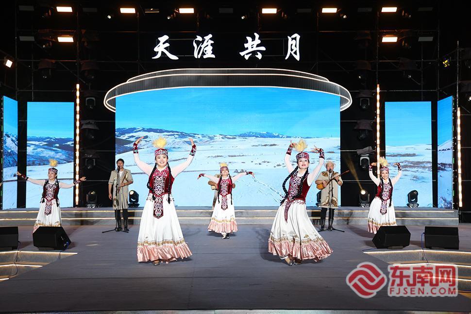 第七届海峡客家中秋晚会在龙岩举行