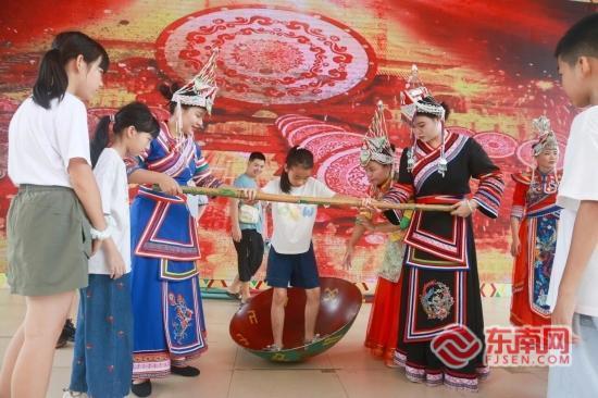街巷当戏台 漳州不止“打卡”更“入戏”